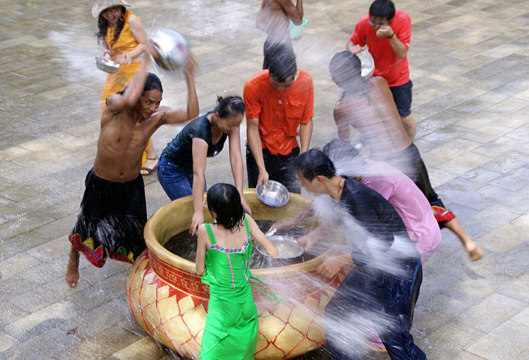 云南游—体验傣族的泼水祝福