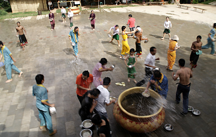 云南游—体验傣族的泼水祝福