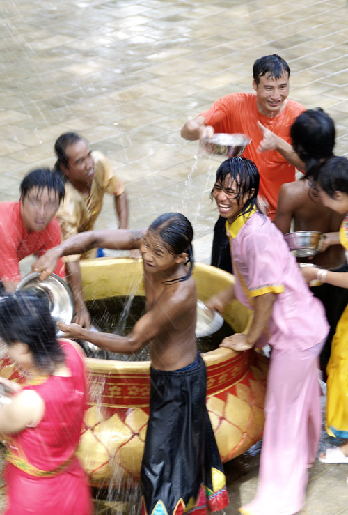 云南游—体验傣族的泼水祝福