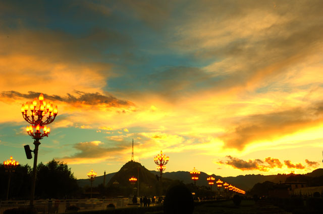 [原创]布达拉宫及其广场摄景