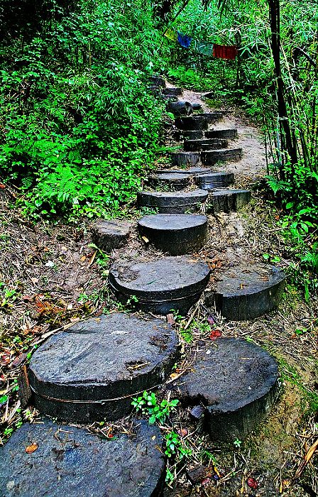 西藏之旅－－卡定沟的山路