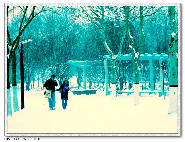 [原创]路边雪景——可爱的小雪人