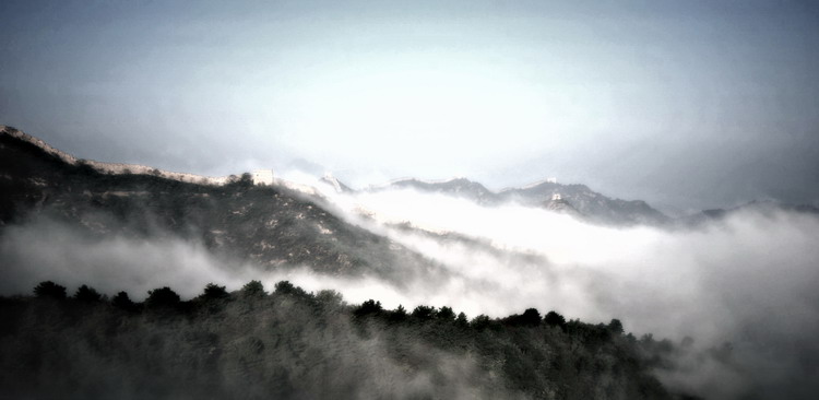 雾锁金山岭