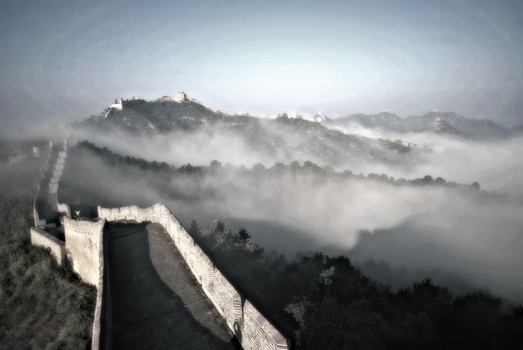雾锁金山岭