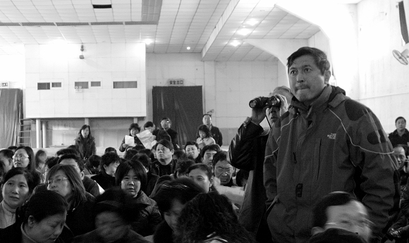 某社区选房会上