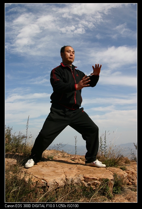 山高人为峰