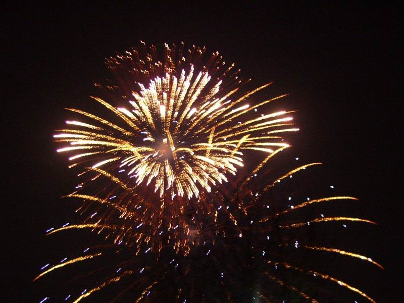 元宵月夜礼花开
