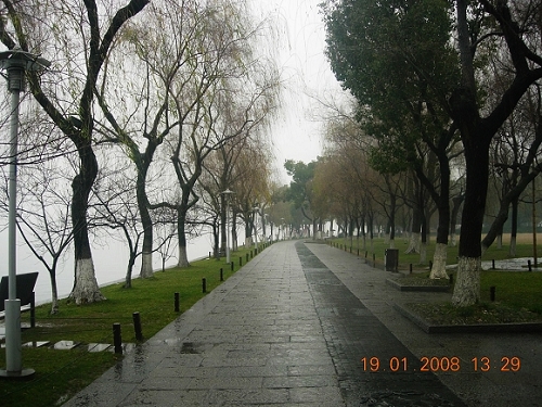 烟雨蒙蒙看西湖