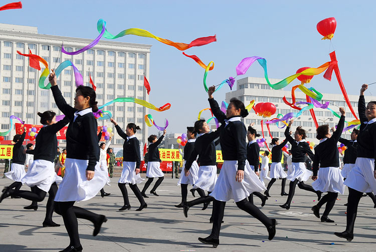 油田元宵社火花絮