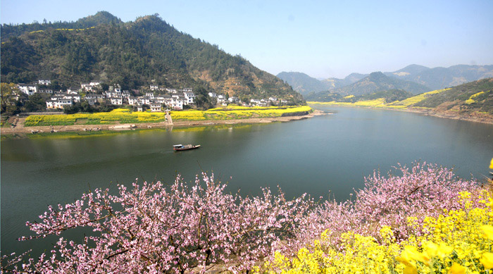 新安江风光
