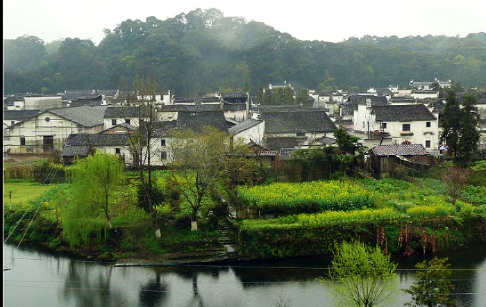 在那遥远的小山村