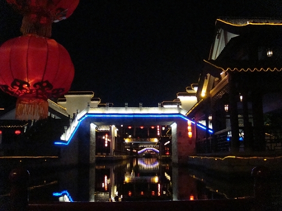 桨声灯影秦淮河