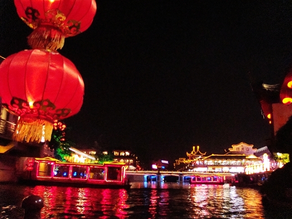 桨声灯影秦淮河