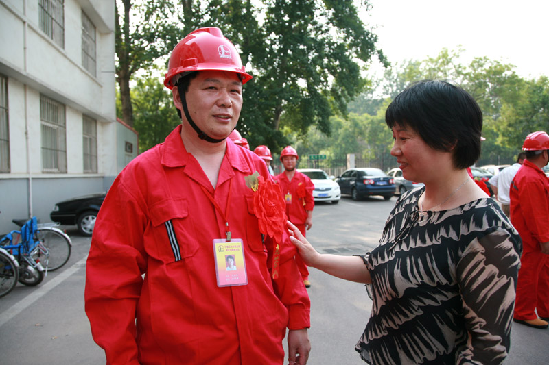 为油田供水的九壮士送行---一路平安！！