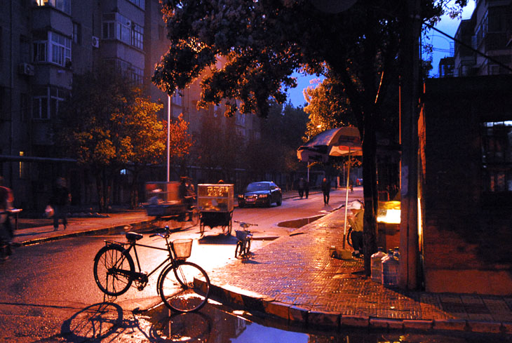 雨夜即景
