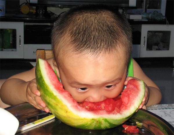 这个夏天三件事读书喝酒吃西瓜
