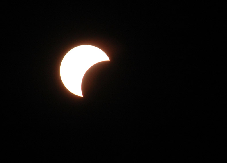 刚拍的日食
