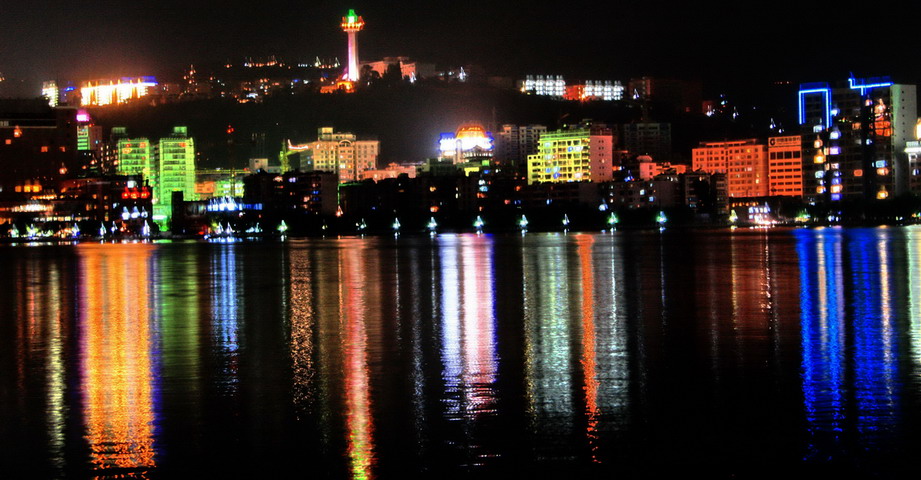 夜幕的山城