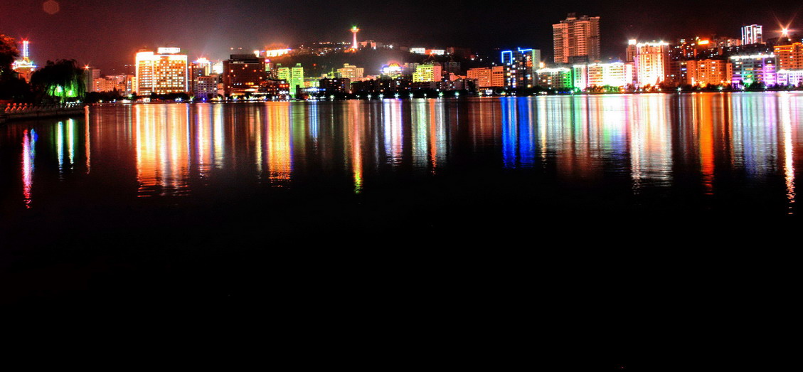 夜幕的山城