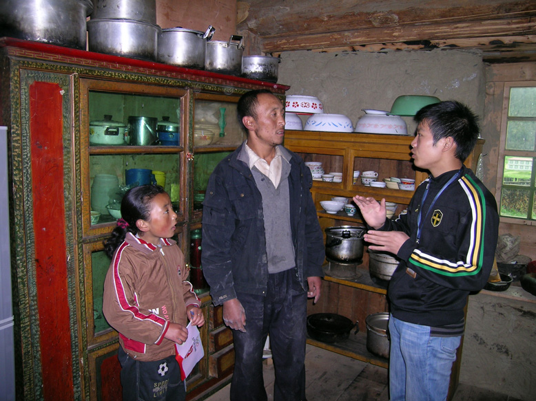 走进藏民家（车到林芝朗木林村）.JPG