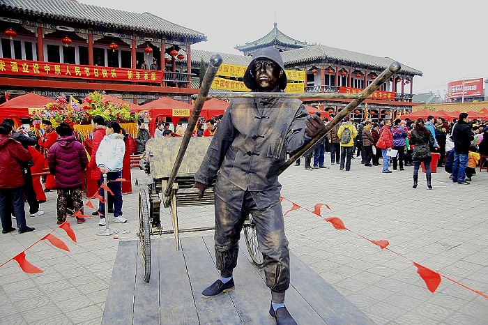活体雕塑