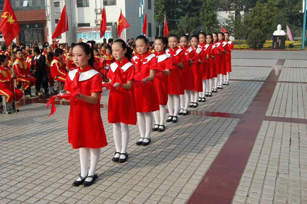 红领巾为国旗增辉