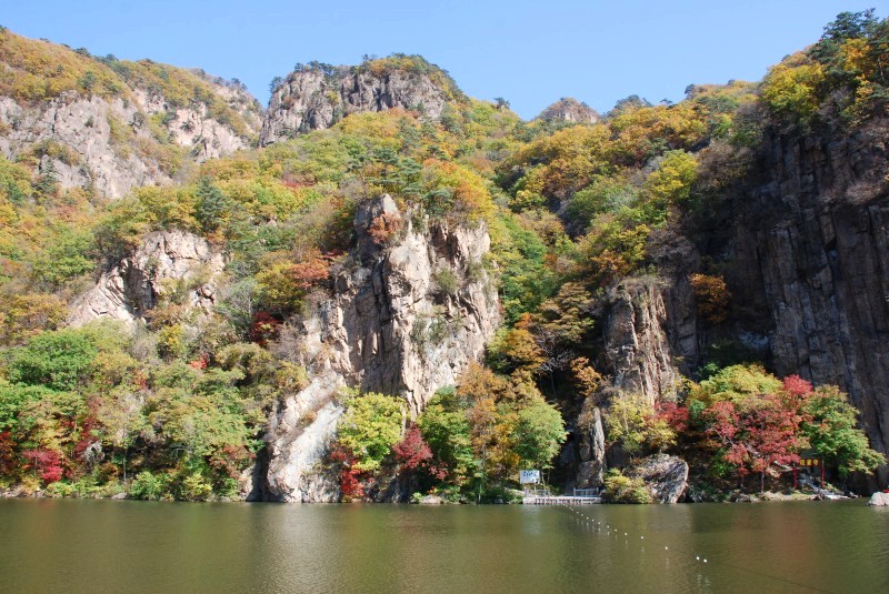 枫叶正红关门山
