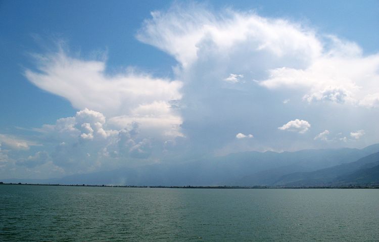 洱海