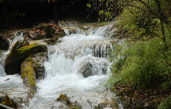 山间小溪