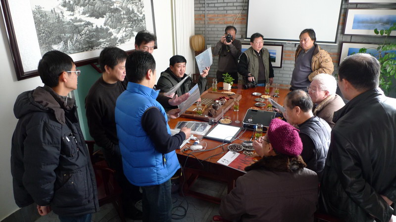 石油人摄影俱乐部1220看片会在一壶知至茶楼举行