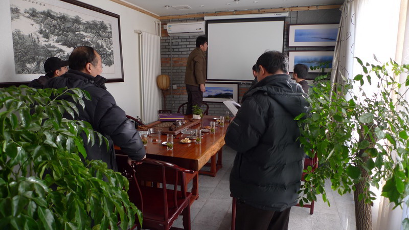 石油人摄影俱乐部1220看片会在一壶知至茶楼举行