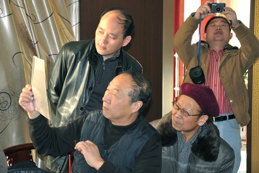 石油人摄影俱乐部1220看片会在一壶知至茶楼举行