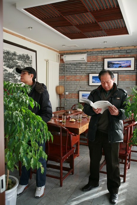 石油人摄影俱乐部1220看片会在一壶知至茶楼举行