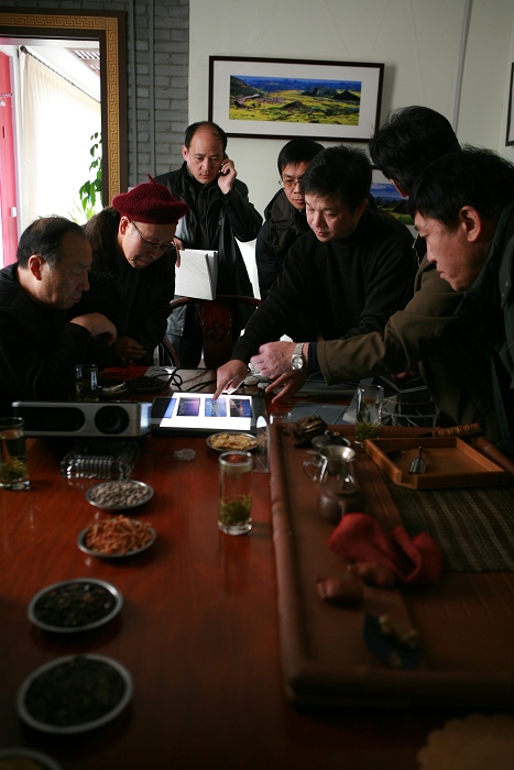 石油人摄影俱乐部1220看片会在一壶知至茶楼举行