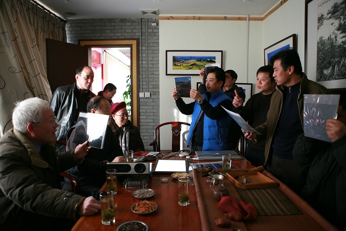 石油人摄影俱乐部1220看片会在一壶知至茶楼举行