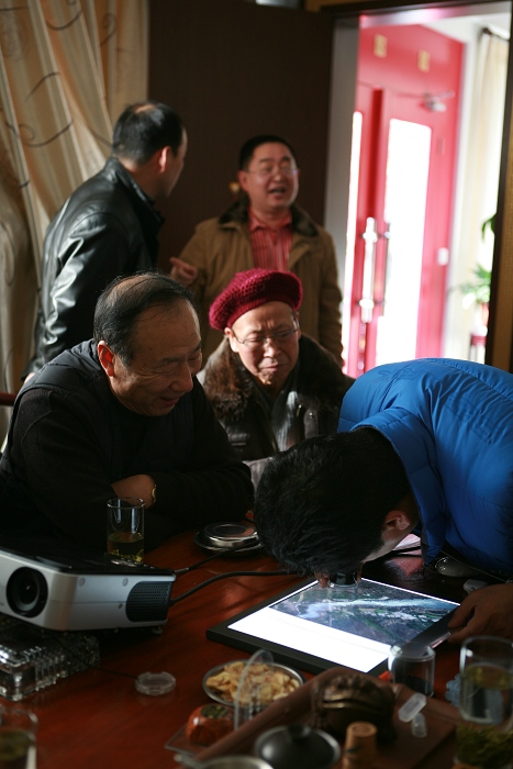 石油人摄影俱乐部1220看片会在一壶知至茶楼举行