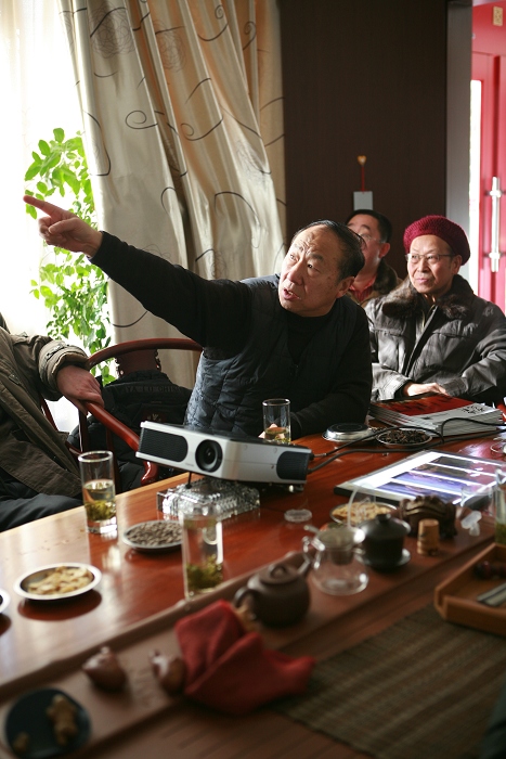 石油人摄影俱乐部1220看片会在一壶知至茶楼举行