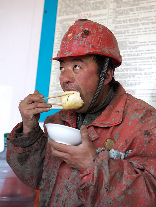 <我为祖国献石油》