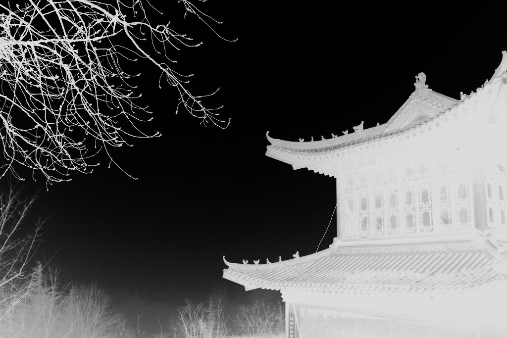 雪雾龙风山
