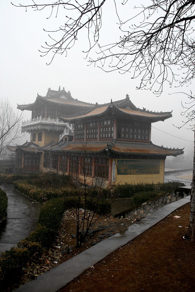 雪雾龙风山