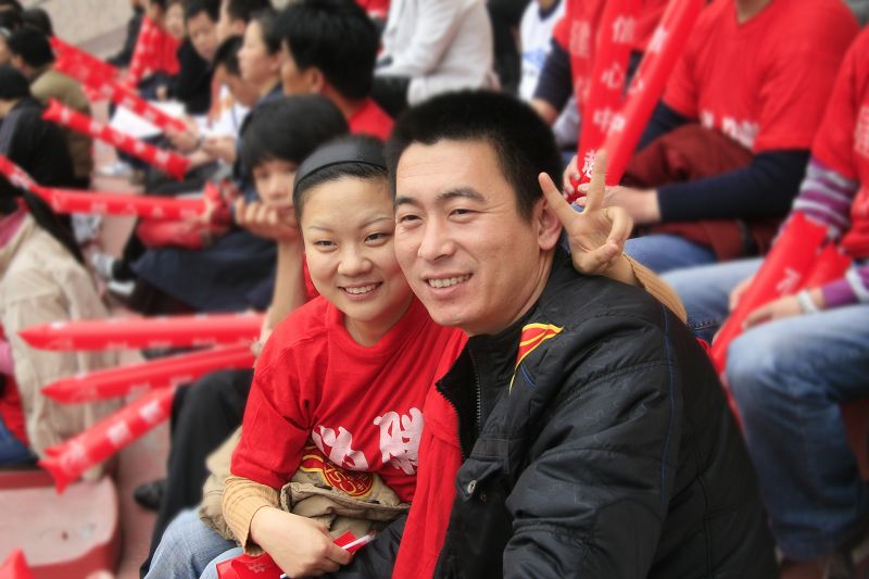 中超郑州开赛,濮阳球迷助威