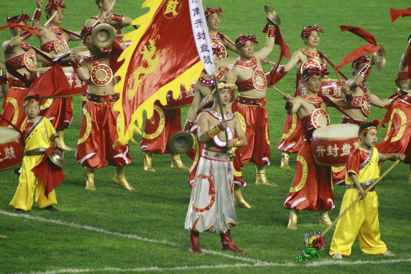 中超郑州开赛,濮阳球迷助威