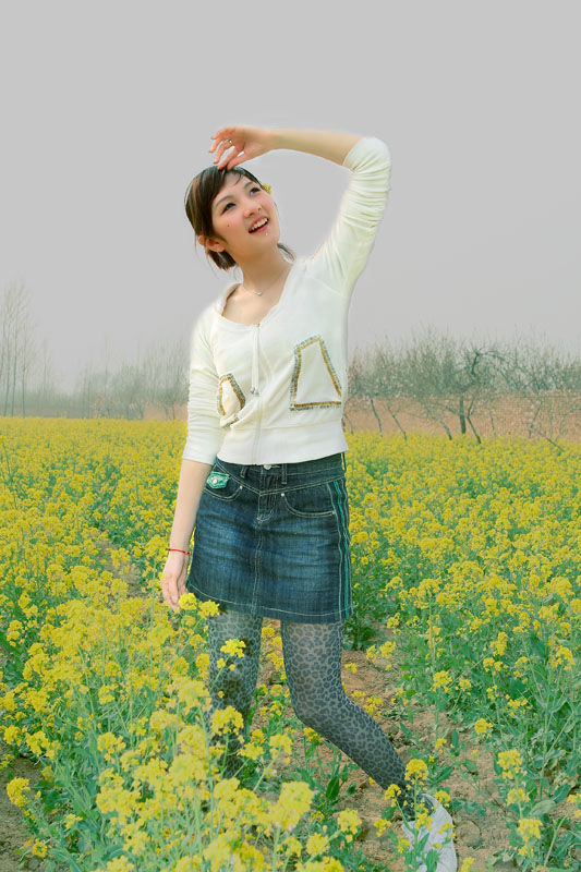 外拍靓丽女孩儿