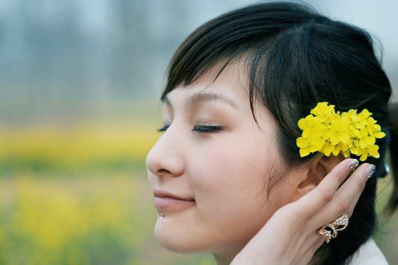 外拍靓丽女孩儿