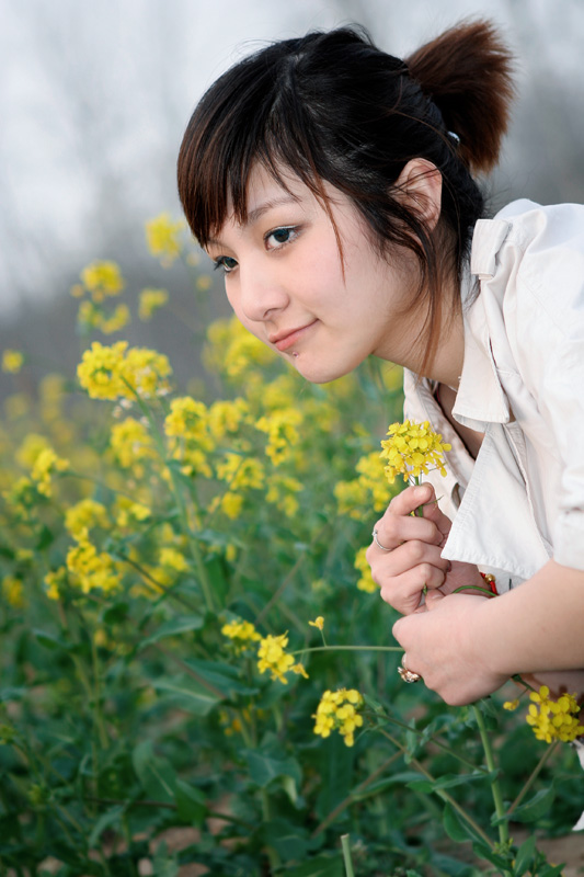 外拍靓丽女孩儿