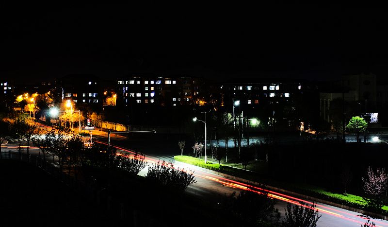 整张夜幕下的仙河镇