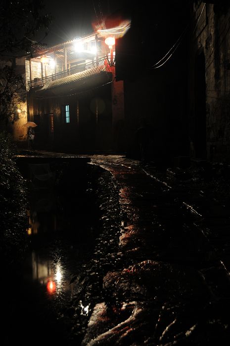 雨中婺源夜景