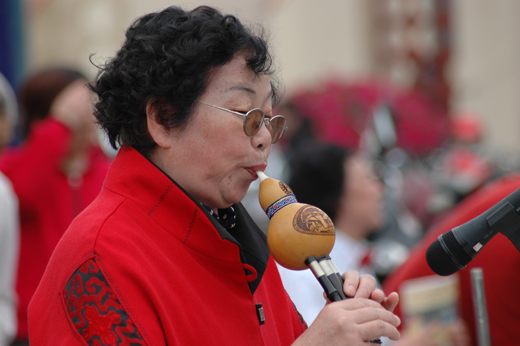 老年大学庆五一演出引人入胜