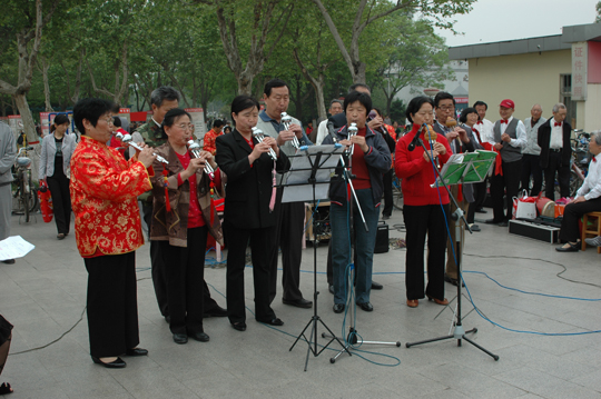 老年大学庆五一演出引人入胜