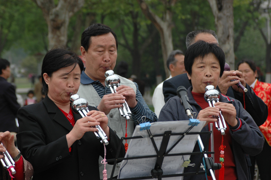 老年大学庆五一演出引人入胜